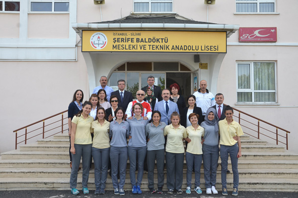 Voleybol başarısına Baldöktü’den ödül