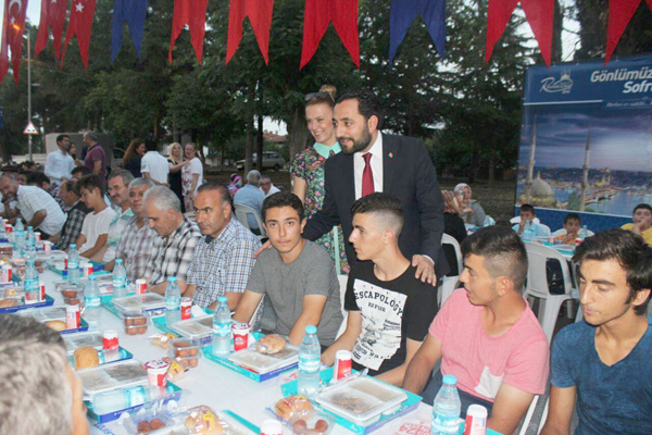 Değirmenköylüler sokak iftarında buluştu