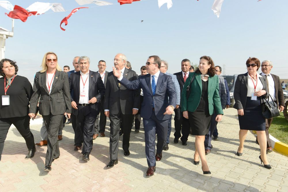 Kılıçdaroğlu: Bakanlığın görevlerini belediyelerimiz yapıyor