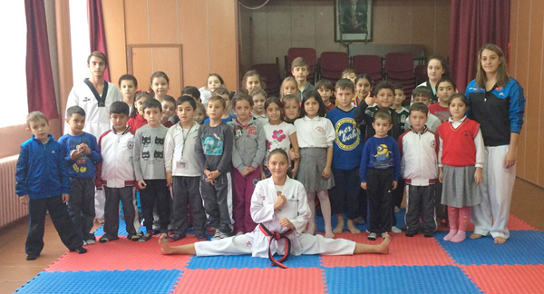 Piri Paşalı Taekwondo meraklıları kursa başladı