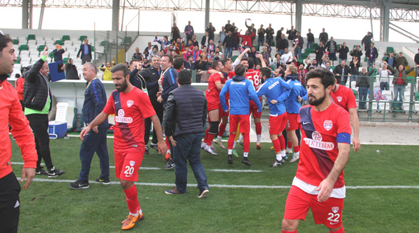 Silivrispor 10 kişi ile Bursa’yı fethetti