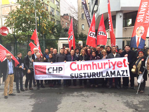 CHP, Cumhuriyet nöbetindeydi