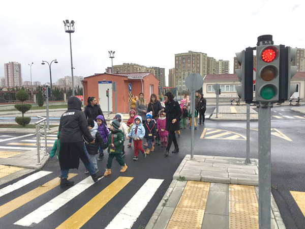 Çilli öğrencilerine uygulamalı trafik eğitimi verildi