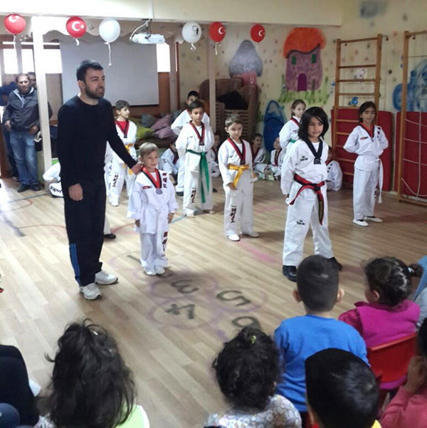 Taekwondo ile renkli bir gün yaşadılar