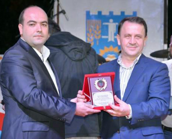 S.Kadıköy’de Esin devri