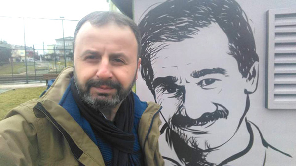 Ahmet Erhan anısına  çirkin saldırı