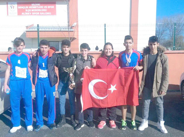 Kros yarışmalarında yarı finaldeyiz
