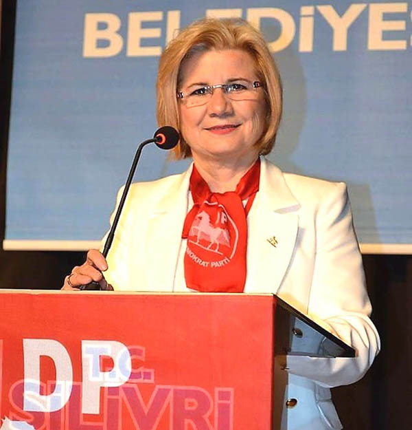 Avlu, Demokratların neden Hayır dediğini anlattı