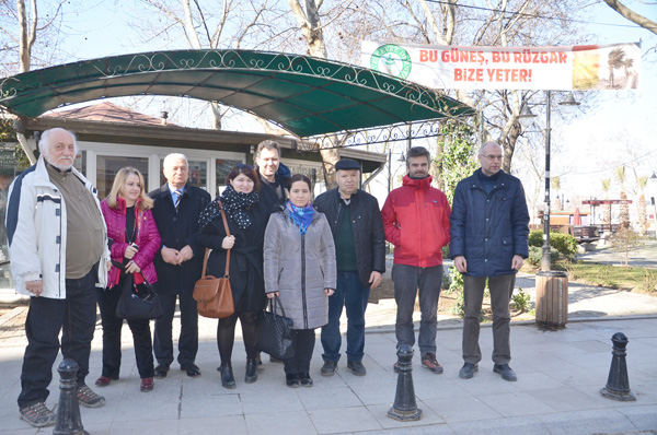 GREENPEACE AKTİVİSTLERİ SİLİVRİ’YE ÇIKARMA YAPTI: “Bizim enerjiye ihtiyacımız yok”