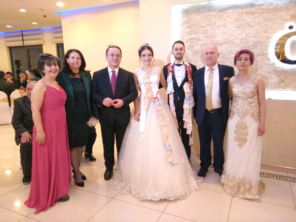 Gurur ve Nino'nun aşkını Işıklar resmileştirdi