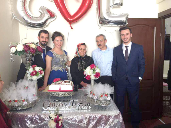 Gülay Işık ve Ercan Çakır nişanlandı