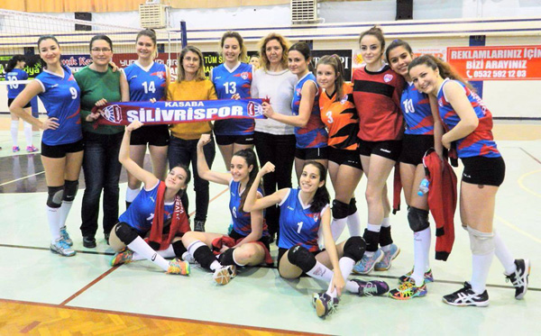 Silivrisporlu voleybolcular 2. Lig yolunda