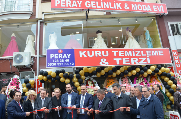 Peray Gelinlik & Moda Evi açıldı