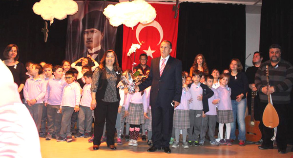 Otizm haftasında sürpriz konuklardan müzik ziyafeti