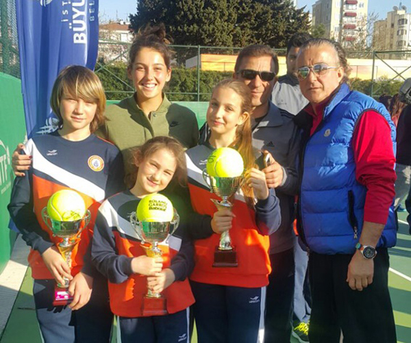 Şampiyon tenisçilerimiz