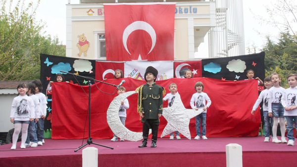 Her Türk çocuğu 23 Nisan demek