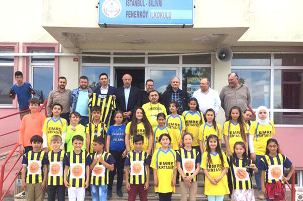 Fenerköy İlköğretim’e imzalı forma