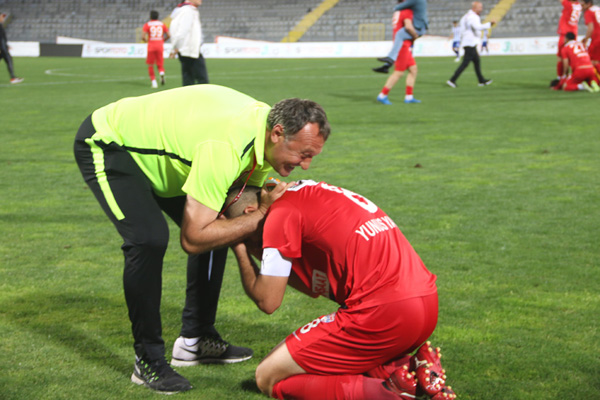 Yunus Yaşar gözyaşlarına hakim olamadı