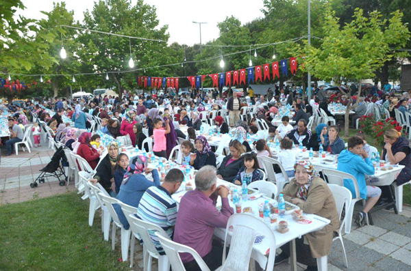 İBB’den Çanta ve Semizkumlar’da iftar