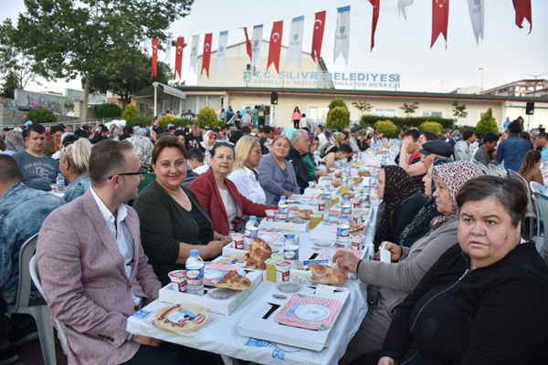 EYKOM’da iftar sofraları kuruldu