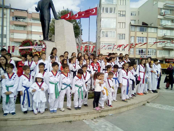 Taekwando kursu yoğun ilgi altında devam ediyor