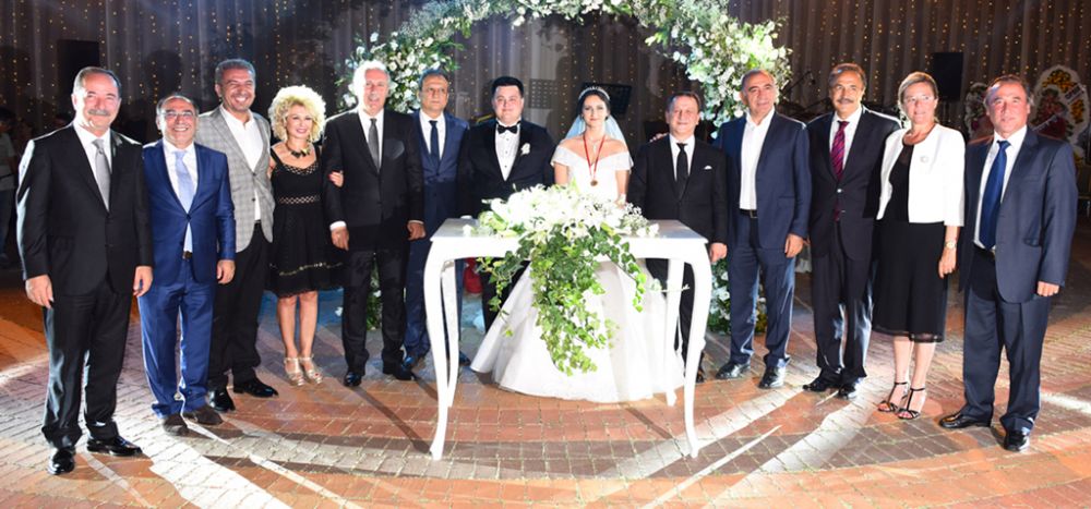 Özcan Işıklar oğlunu evlendirdi