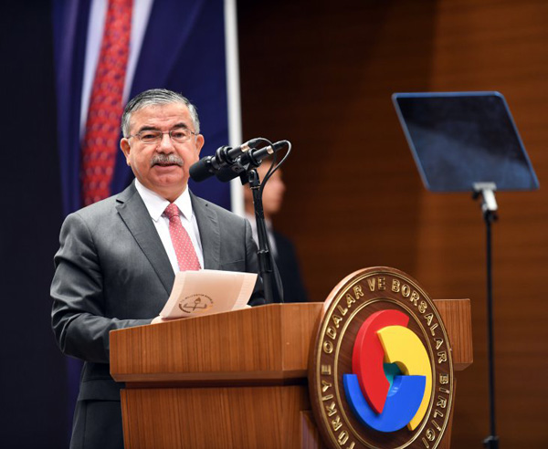 Bakan Yılmaz: Bu yıldan itibaren okullarda trafik adabı öğretilecek