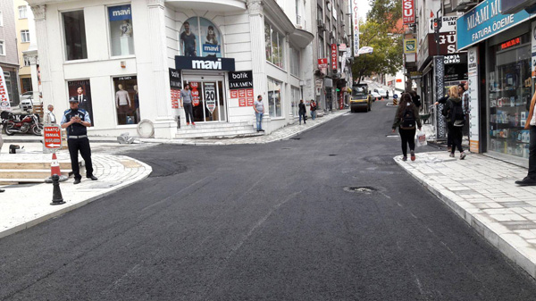 Cumhuriyet Caddesi asfaltlandı