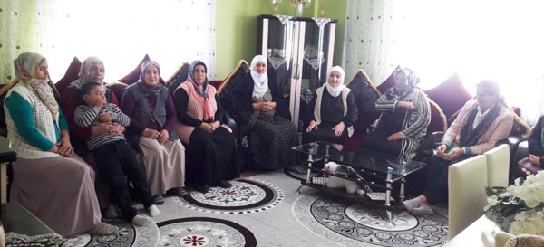 AK Parti Kadın Kollarından mahalle ziyaretleri