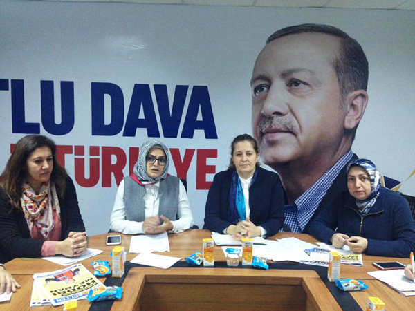 AK Parti Kadın Kolları toplantıda bir araya geldi