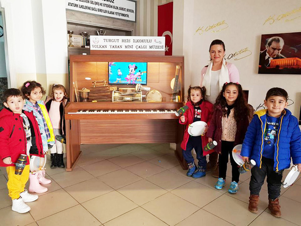 Arya öğrencileri, Mini Çalgılar Müzesi’nde