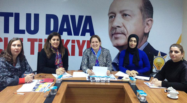 Ak Parti Kadın Kolları yönetimi toplandı