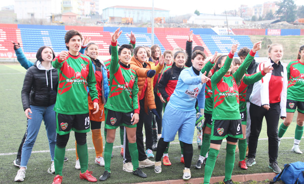 Alibeysporlu Bayanlar resmen şampiyon