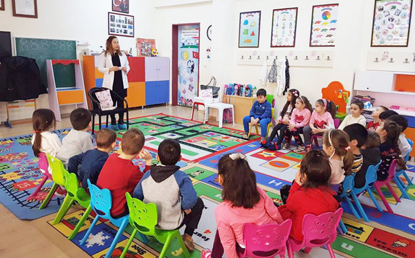 Eczacılık mesleğini tanıdılar