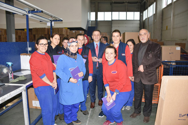 Emekçi kadınlara görev başında ziyaret