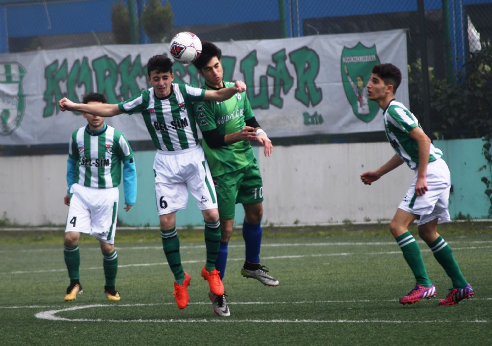 YEŞİLOVA ESNAFSPOR U-19’LAR ŞAMPİYON