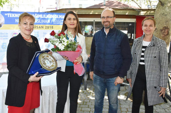 Aslıhan: Yeni nesil ebeveyn olmayı öğrenmek hayati önem taşır