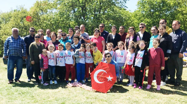 Piri Paşalıların uçurtmaları göklerde yükseldi