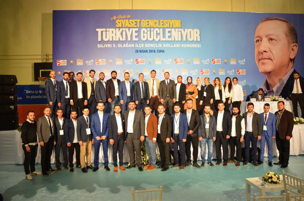 AK Gençlikte yürütme kurulu tamam