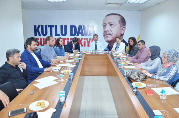 AK Parti’de Yönetim toplantısı