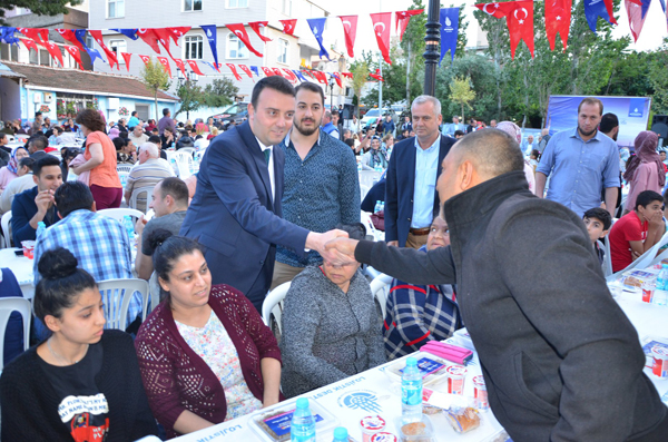 iBB iftar sofrası  Fatih’te kuruldu