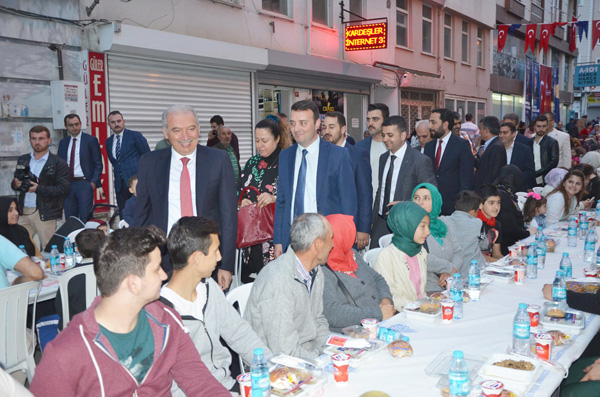 Mevlüt Uysal, Silivri’de  iftar yaptı