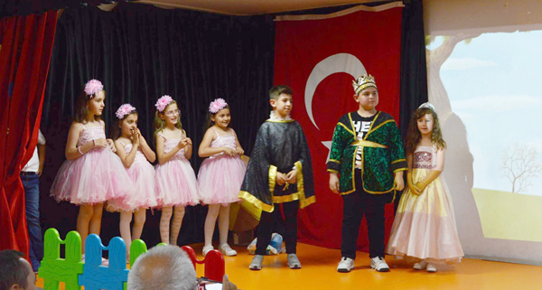 Çizgi Koleji’nde Dil Gecesi etkinliği