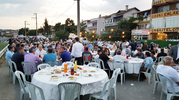 Çağrı Tel Çit, müşterileriyle iftarda buluştu