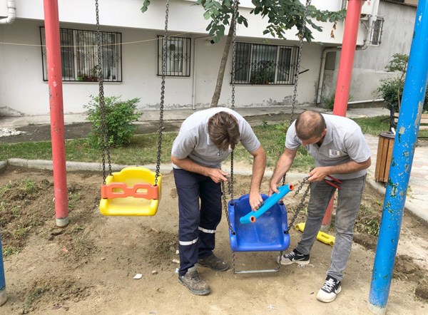 Çocuk parklarımızda  yenileme çalışmaları