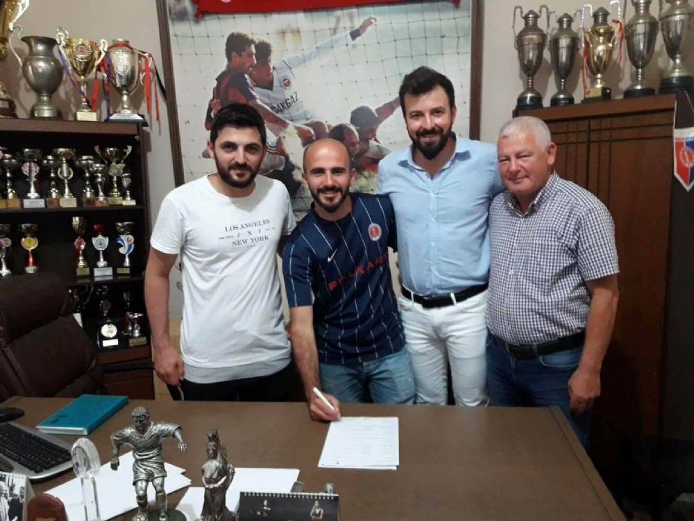 Hakan Sayar Bergama Belediyespor ile devam