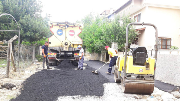 Fen İşleri asfaltlama çalışmalarına devam ediyor