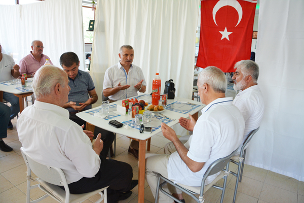 Şevket Kotil, rahmetli kızı ve eşini bu yıl da unutmadı