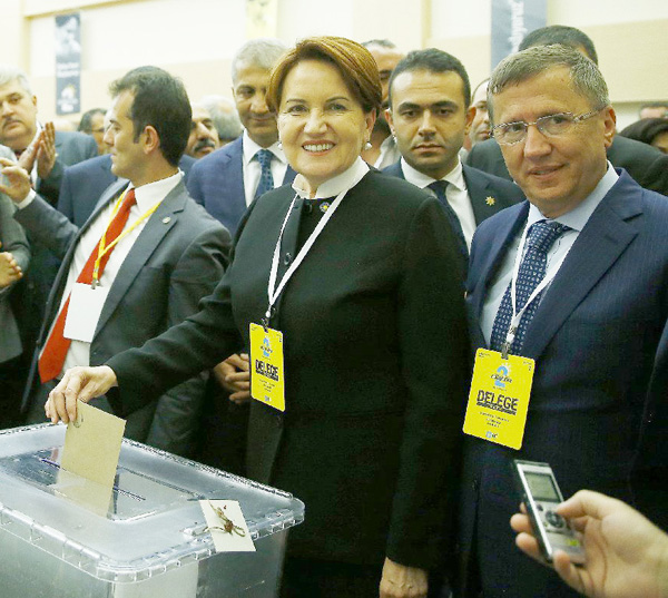 Akşener yeniden Genel Başkan