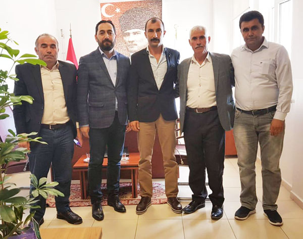 AK Parti okul  ziyaretlerini sürdürüyor